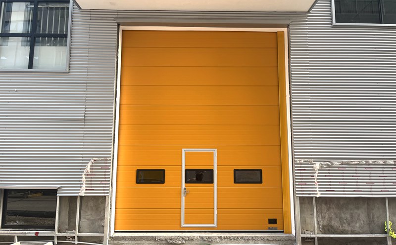 黃色提升門(mén)